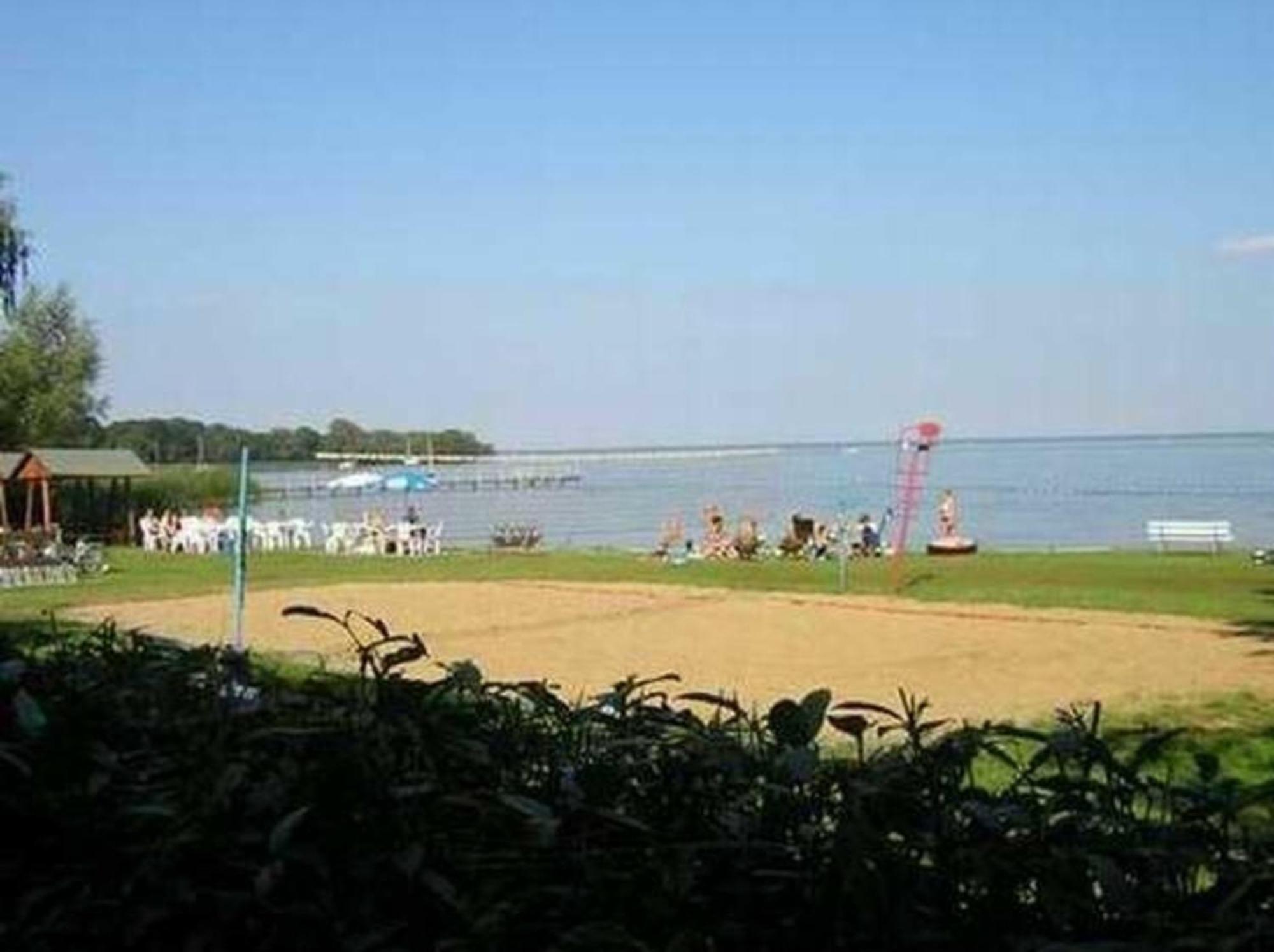 Ferienwohnung Mauersegler Im Mueritz Seepark Röbel Exterior foto